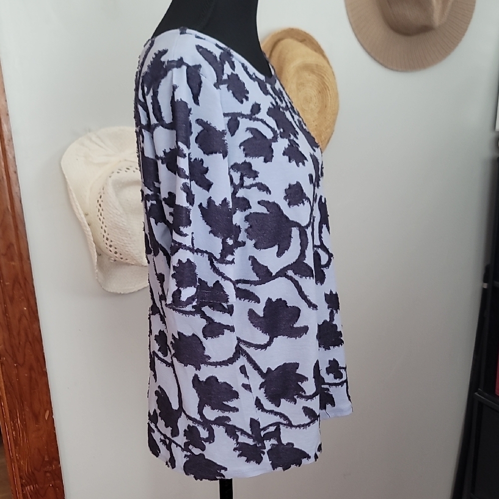 LOFT Short Sleeve Top Light Blue  Navy Floral - Picture 9 of 10